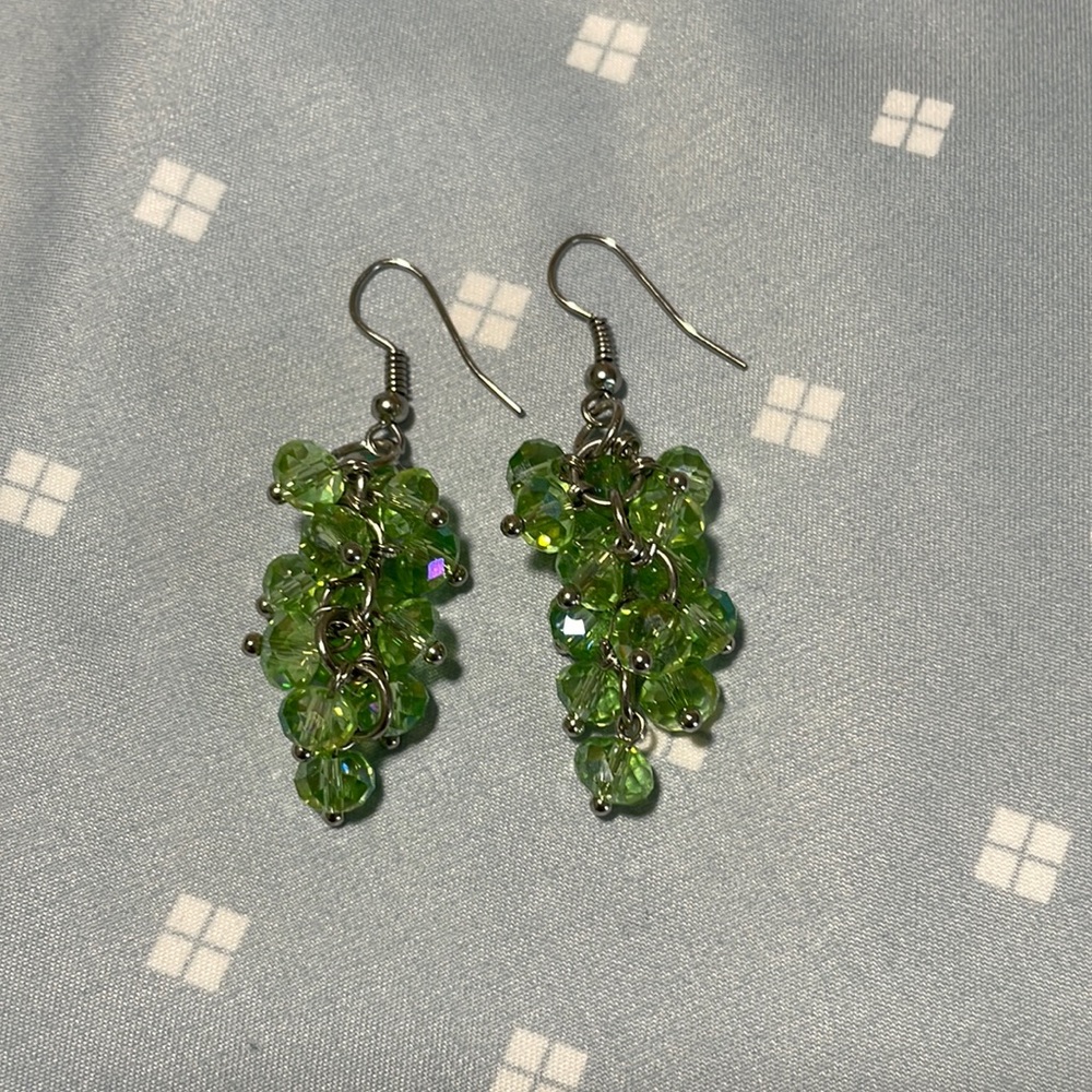 Crystal bead green grape earrings